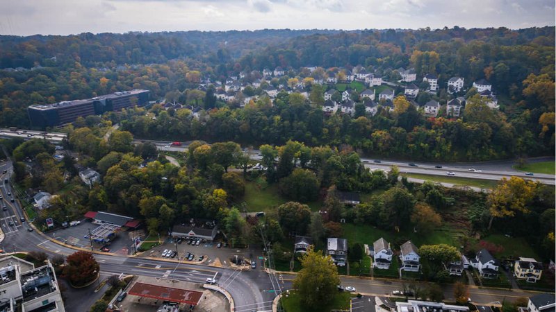 The green landscape of Conshohocken town showing business houses like KoP dental center.